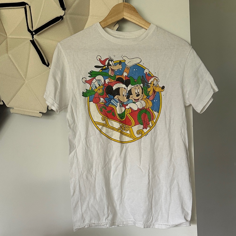 Vintage Disney Christmas, short sleeve T-shirt, Mickey Mouse adult size small